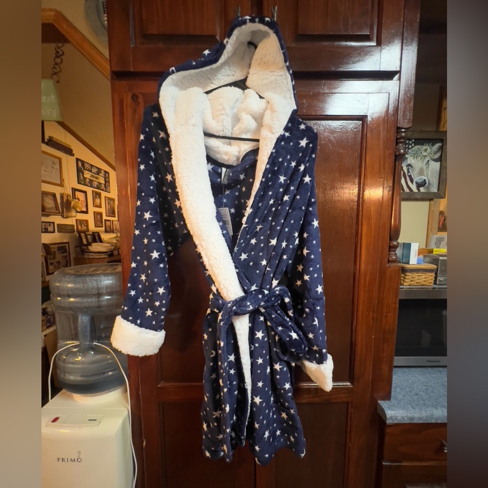 Women size Large Jacklyn intimates Blue with stars pea coat  robe